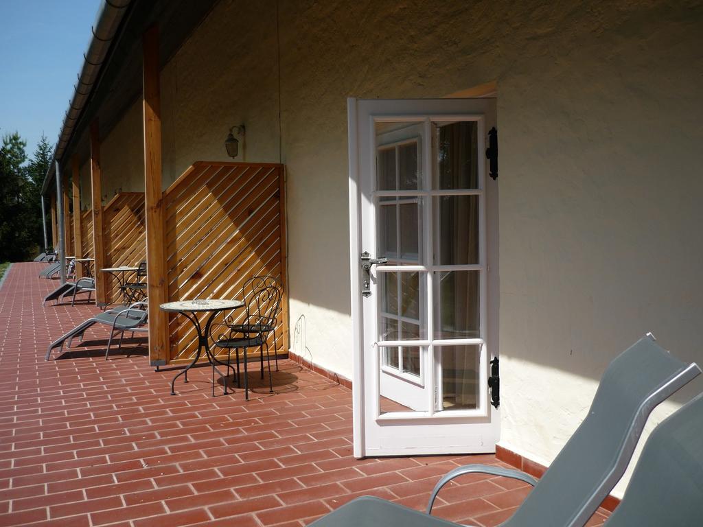Oereg Malom Hotel Csepreg Esterno foto