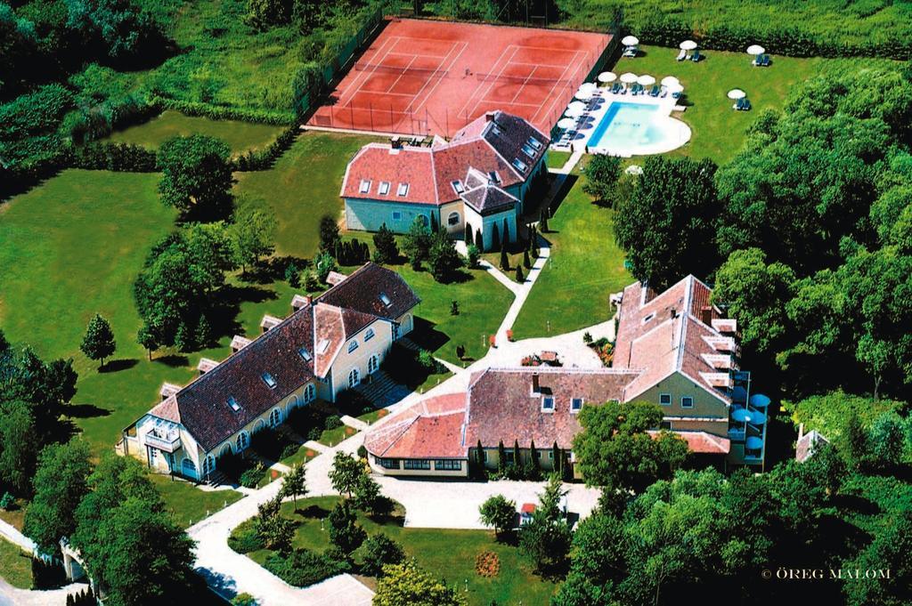 Oereg Malom Hotel Csepreg Esterno foto